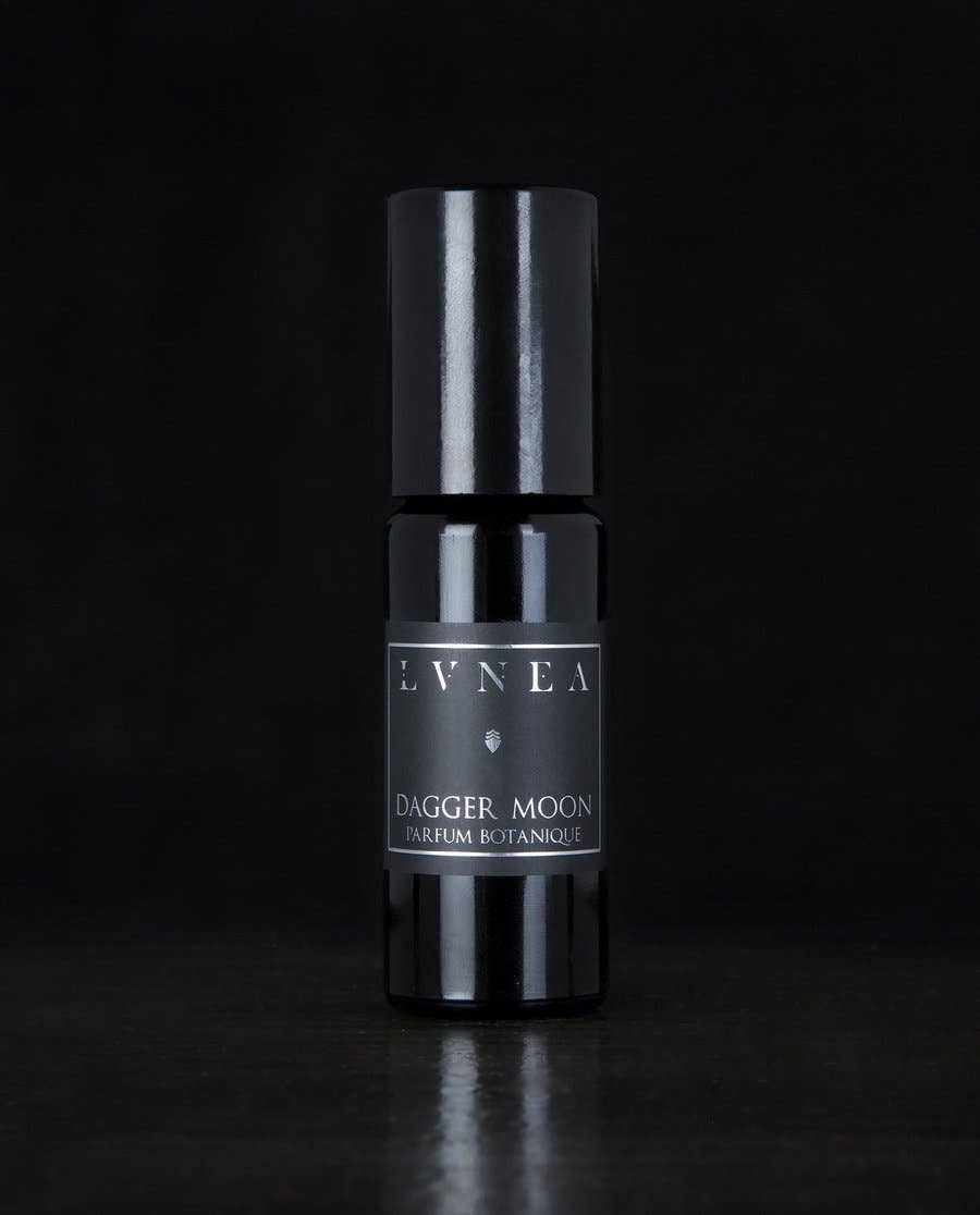 DAGGER MOON | Parfum Botanique - dense woodlands, baked earth, vetiver