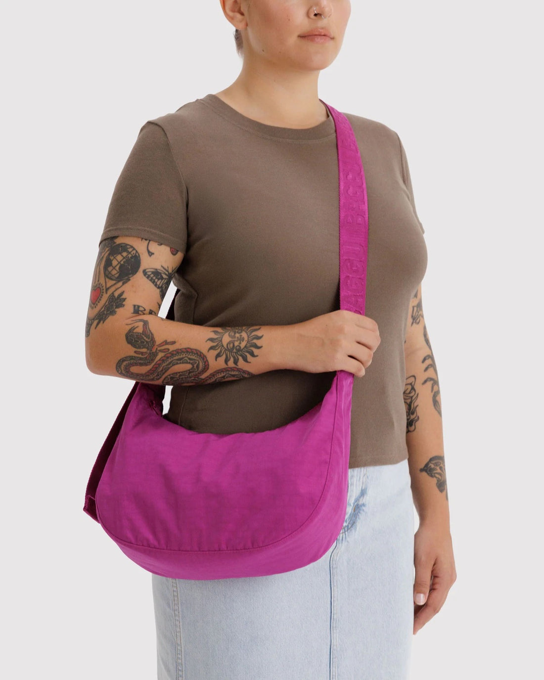 Baggu Medium Nylon Crescent Bag - Deep Fuchsia