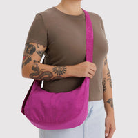 Baggu Medium Nylon Crescent Bag - Deep Fuchsia
